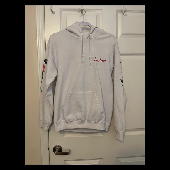 Tessa and Tristan merchandise - Picture 1 of 4